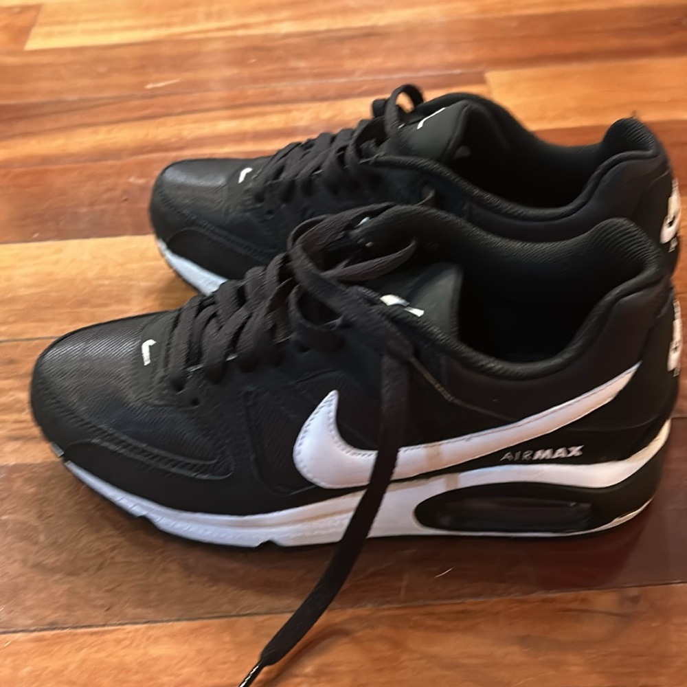 Nike Air Max Women’s Sneakers Black & White